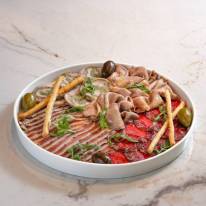 Поднос с мясными закусками (520 г)