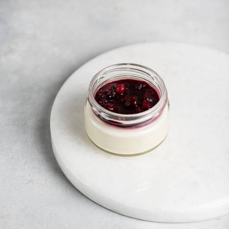 Panna-kottabrusnikali konfiti bilan 