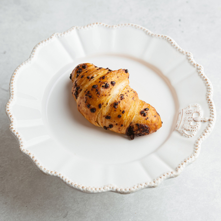 Shokolad-yong'oqli kremli mini-kruassan